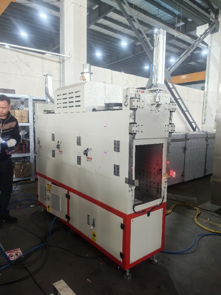 上海冠頂工業(yè)設(shè)備有限公司推出高效工業(yè)烘箱解決方案，助力工業(yè)干燥與熱處理升級(jí)